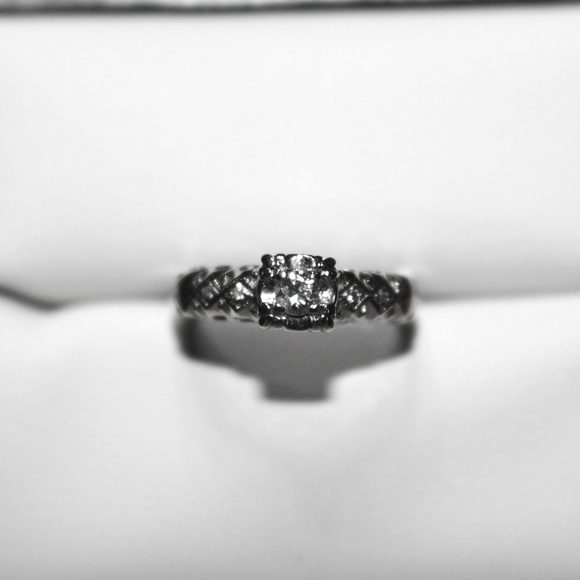 Jewelry - ANTIQUE 18K  "FIRST LADY"  DIAMOND RING SIZE 4